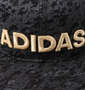 adidas 綿ツイル総柄スナップバックキャップ ブラック×ゴールド: