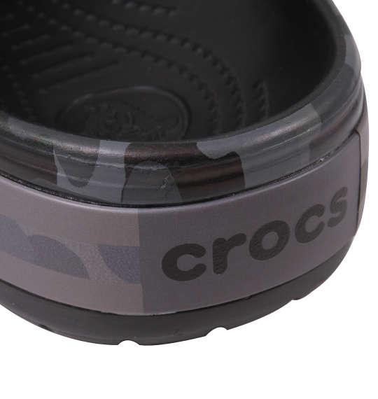 crocs サンダル(クロックバンドTM シーズナル グラフィック クロッグ) グレー×ブラック