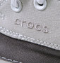 crocs デッキシューズ フーバーボート チャコール×ホワイト: ロゴ刺繍