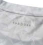 OUTDOOR PRODUCTS DRYメッシュ総柄半袖Tシャツ グレー: 再帰反射(背面襟元)