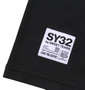SY32 by SWEET YEARS エクスチェンジカルチョ半袖Tシャツ ブラック: バック裾ピスネーム