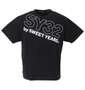 SY32 by SWEET YEARS スラッシュビッグロゴ半袖Tシャツ ブラック