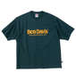 BEN DAVIS フロッキーロゴ半袖Tシャツ ボトルグリーン: フロントスタイル