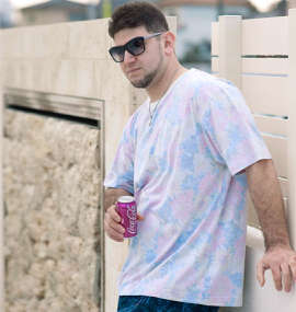 Beno 花柄裏プリント半袖Tシャツ オフホワイト