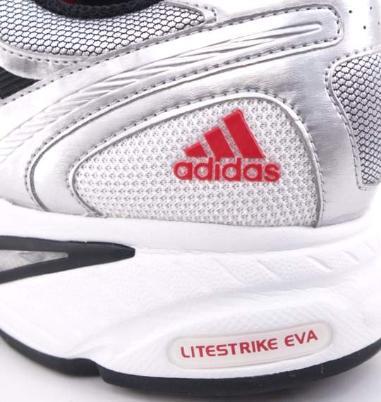 adidas シューズ シルバー
