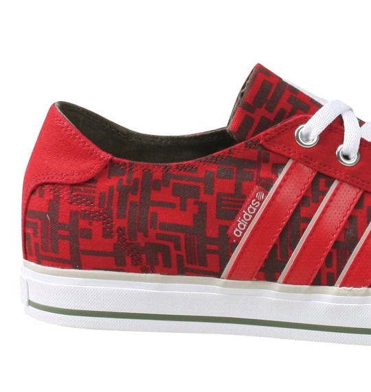adidas スニーカー レッド
