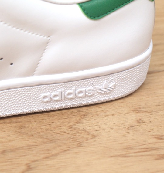 adidas シューズ ホワイト×グリーン