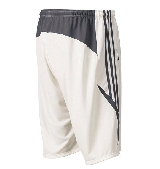 adidas メッシュハーフパンツ オフホワイト