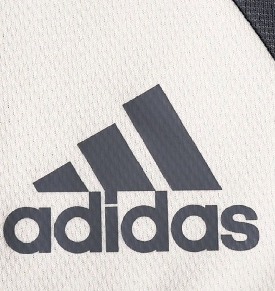 adidas メッシュハーフパンツ オフホワイト