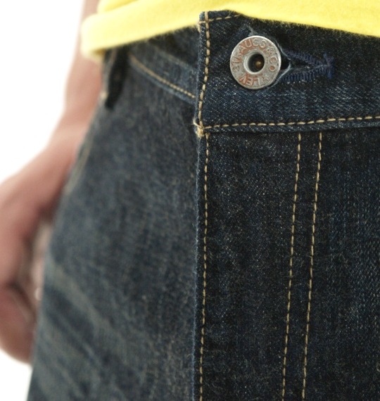 Levi's デニムパンツ（503） ダークボディ