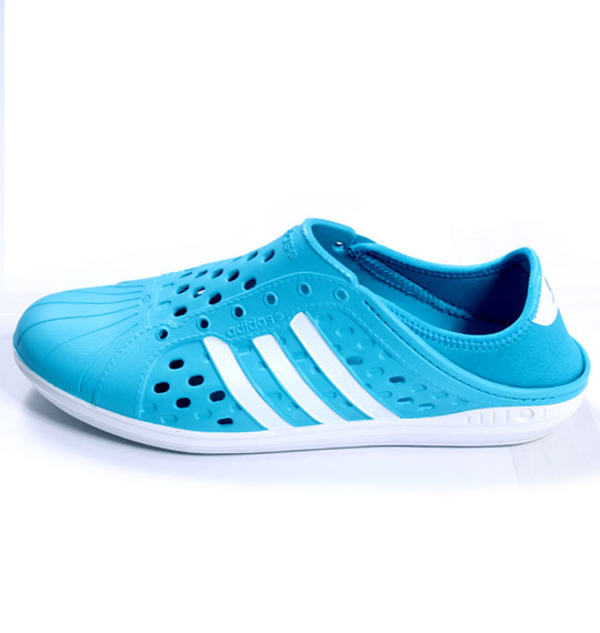 adidas サンダル ブルー