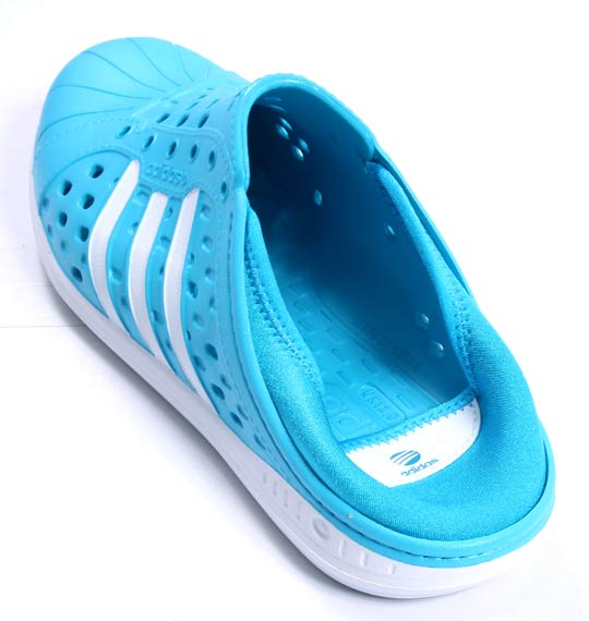 adidas サンダル ブルー
