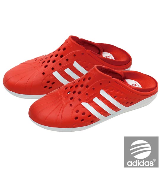 adidas サンダル レッド