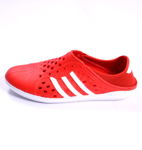 adidas サンダル レッド