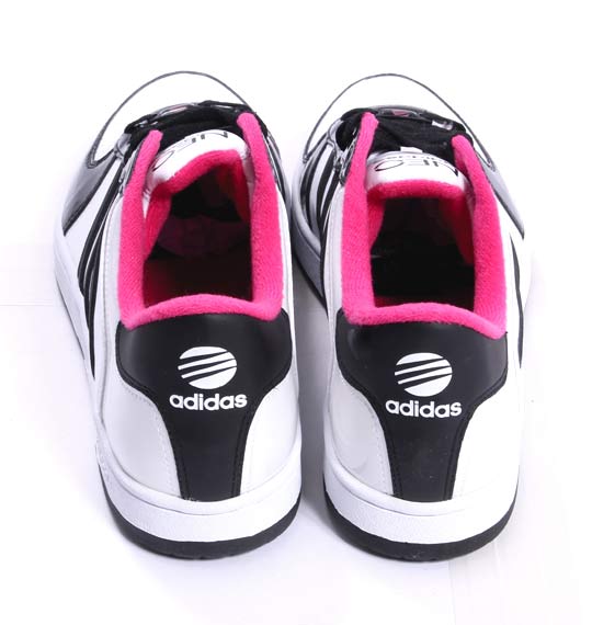 adidas スニーカー ホワイト