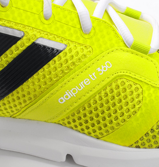 adidas スニーカー イエロー