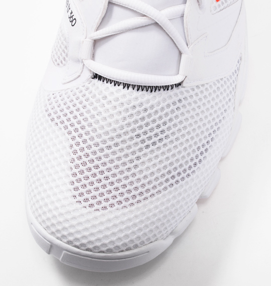 adidas スニーカー ホワイト