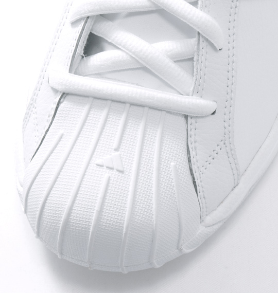 adidas スニーカー ホワイト