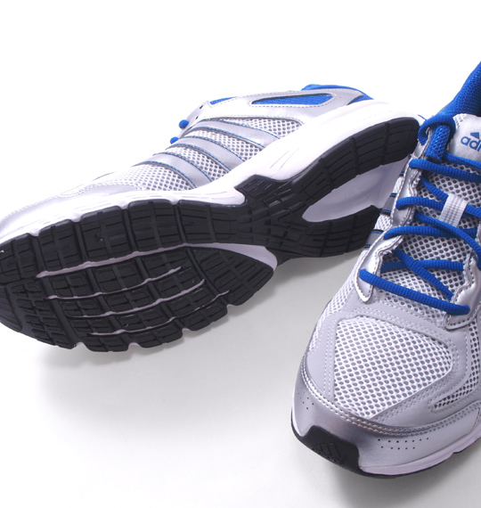 adidas スニーカー ホワイト