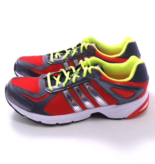 adidas スニーカー レッド