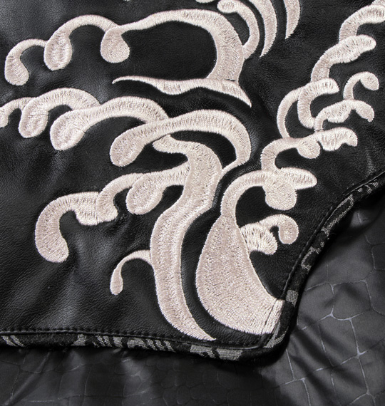 絡繰魂 風雷神刺繍中綿ベスト ブラック