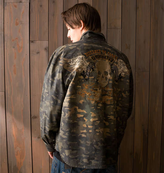 FLAGSTAFF 刺繍カモフラ柄長袖シャツ カーキ系