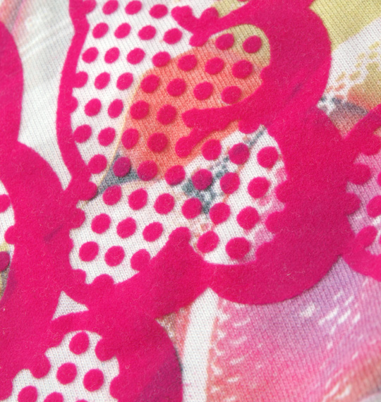 RIMASTER フロッキー&昇華転写プリント半袖Tシャツ ホワイト×ピンク