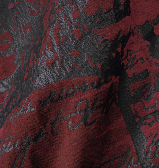 in the attic ネックレス付Tシャツ ワイン×ブラック