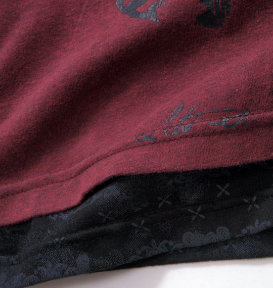 in the attic ネックレス付Tシャツ ワイン×ブラック