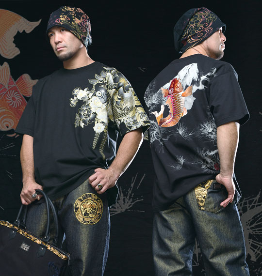 絡繰魂 富士に登鯉刺繍半袖Tシャツ ブラック