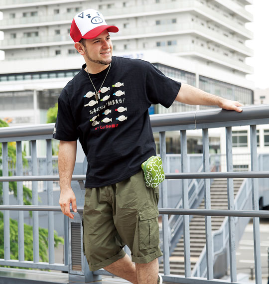 豊天 お寿司だよ鯛員集合柄半袖Tシャツ ブラック