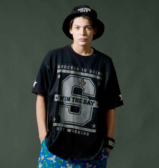 RIMASTER メッシュ使いビッグロゴ半袖Tシャツ ブラック
