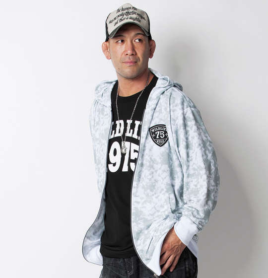 WILD LIFE 総柄フルジップパーカー+半袖Tシャツ ホワイト×ブラック