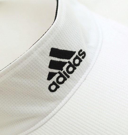 adidas サンバイザー ホワイト