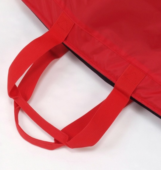 adidas クーラートートバッグ レッド