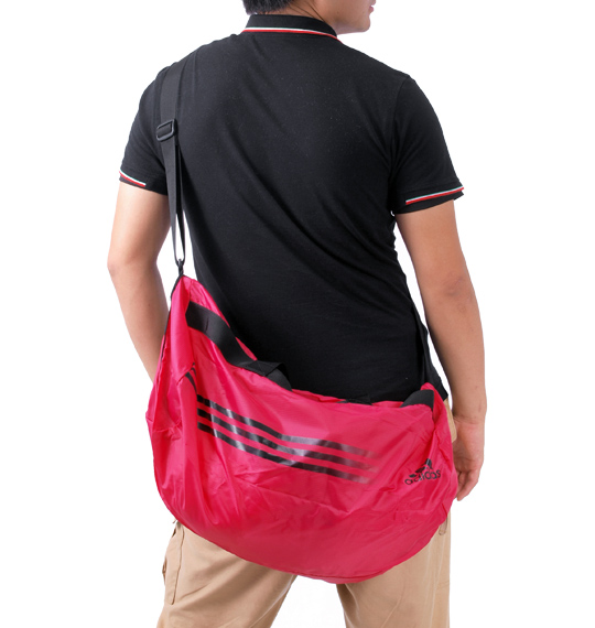 adidas ポケッタブルダッフルバッグ ピンク
