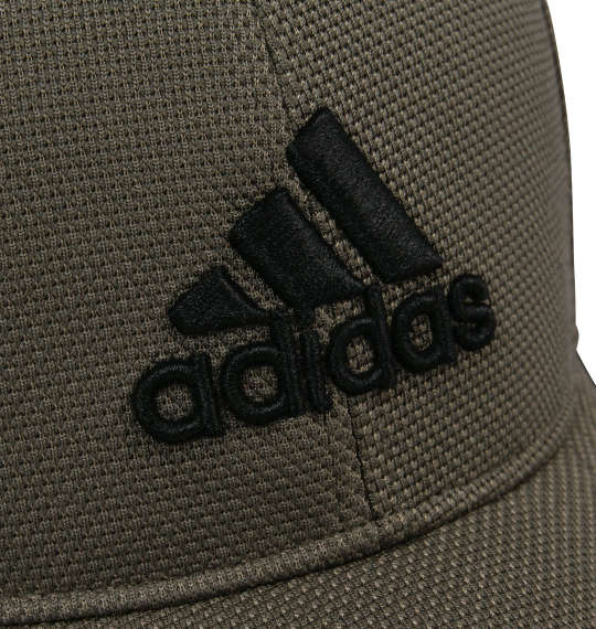 adidas 3Dロゴ刺繍キャップ オリーブ