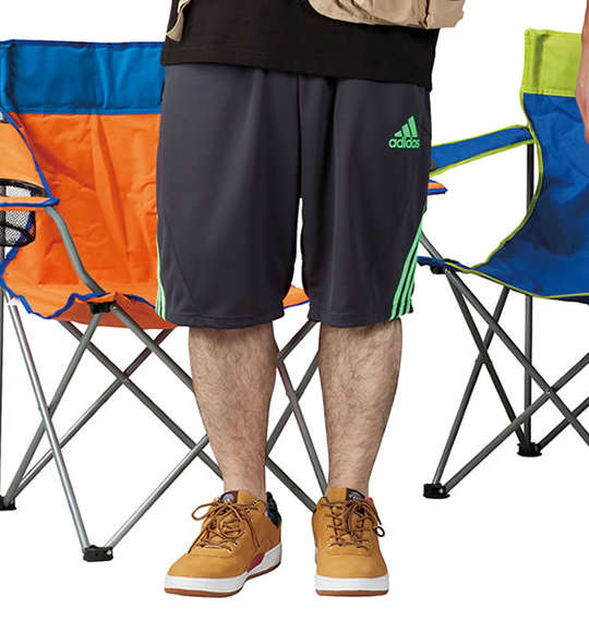 adidas ハーフパンツ グレー