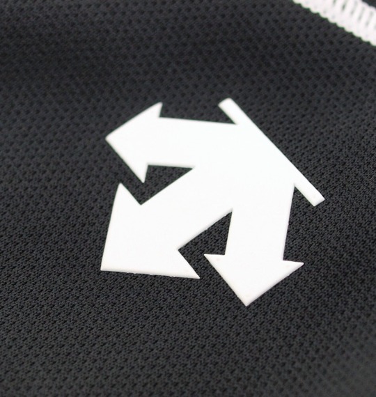 DESCENTE ノースリーブ ブラック
