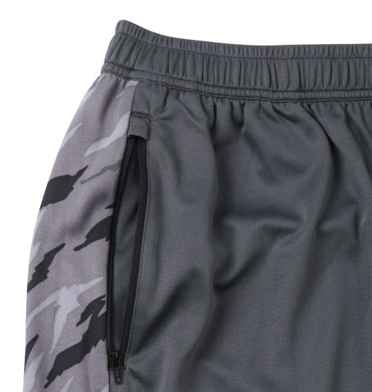 adidas カモフラ柄ハーフパンツ グレーカモ×グレーシックス