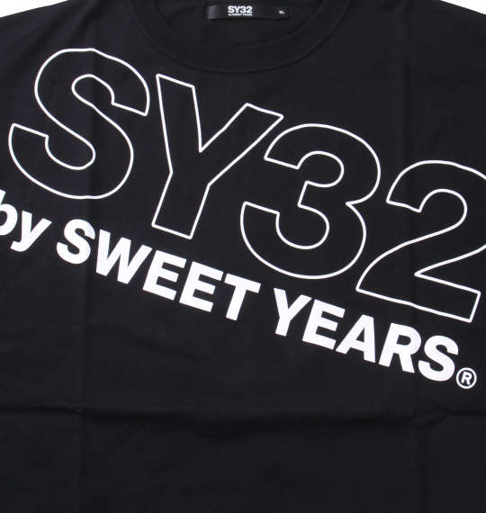 SY32 by SWEET YEARS スラッシュビッグロゴ半袖Tシャツ ブラック