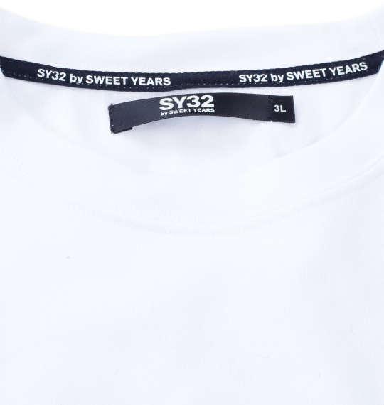 SY32 by SWEET YEARS バックスラッシュビッグロゴ半袖Tシャツ ホワイト
